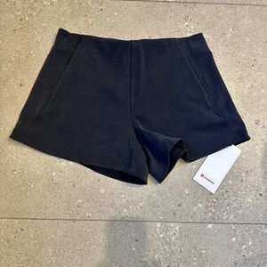 LULULEMON SOFTSTREAM KICK FLARE LADIES SHORTS 4" BLACK SIZE 10
